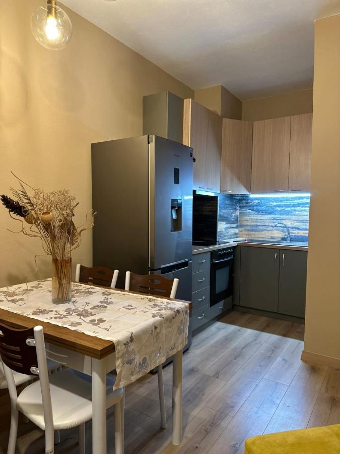My Guest Base Appartement Tirana Buitenkant foto