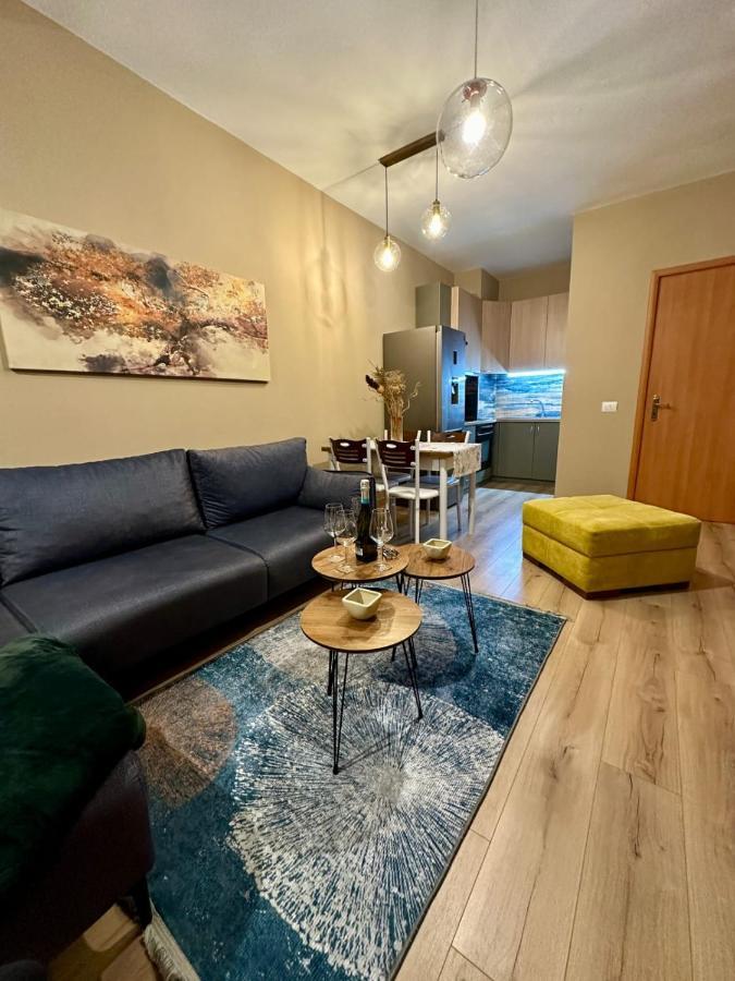 My Guest Base Appartement Tirana Buitenkant foto