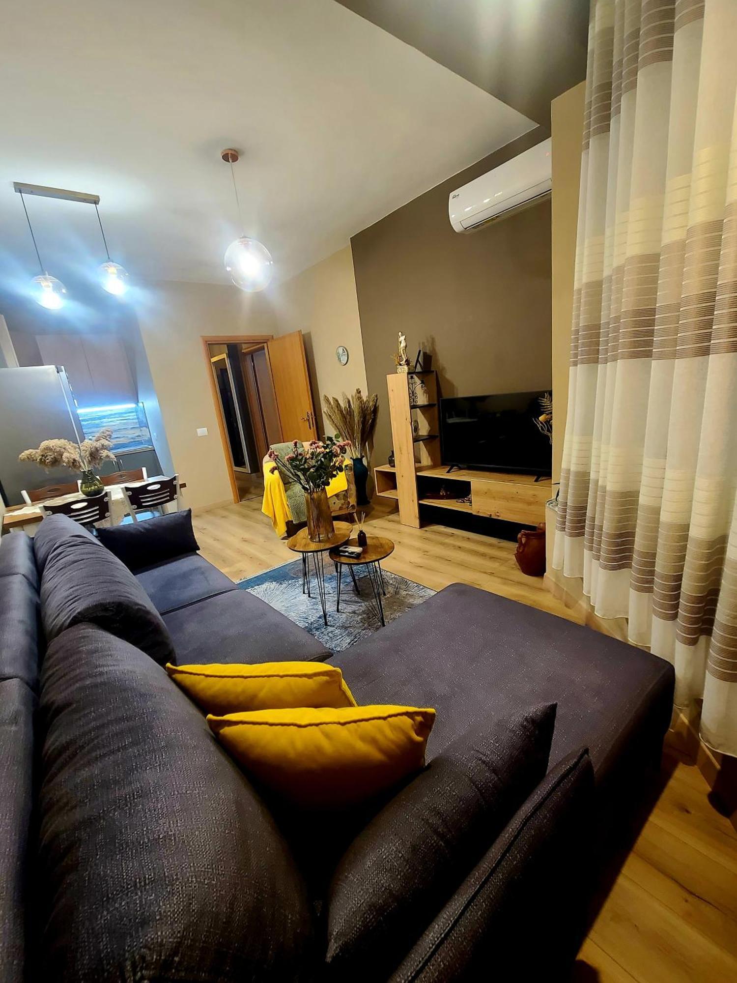 My Guest Base Appartement Tirana Buitenkant foto